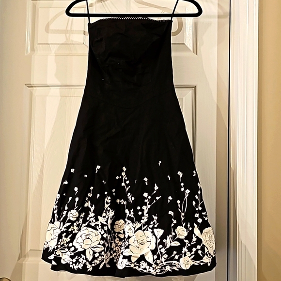 up-front Dresses & Skirts - Vintage upfront black and white strapless